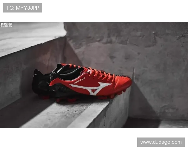 袋鼠皮足球鞋加持 球星们的锋芒与速度之选